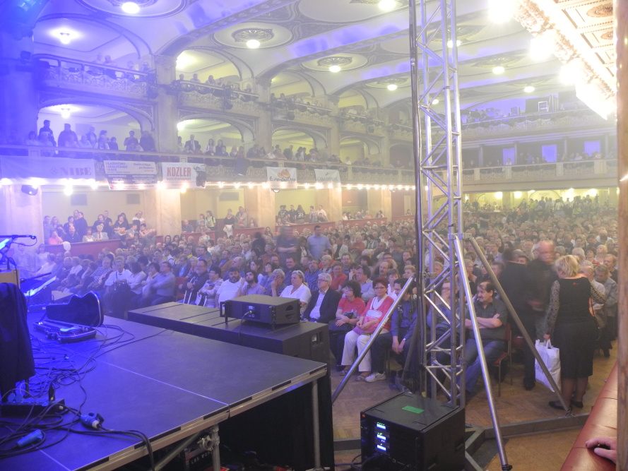 zaplněná Lucerna